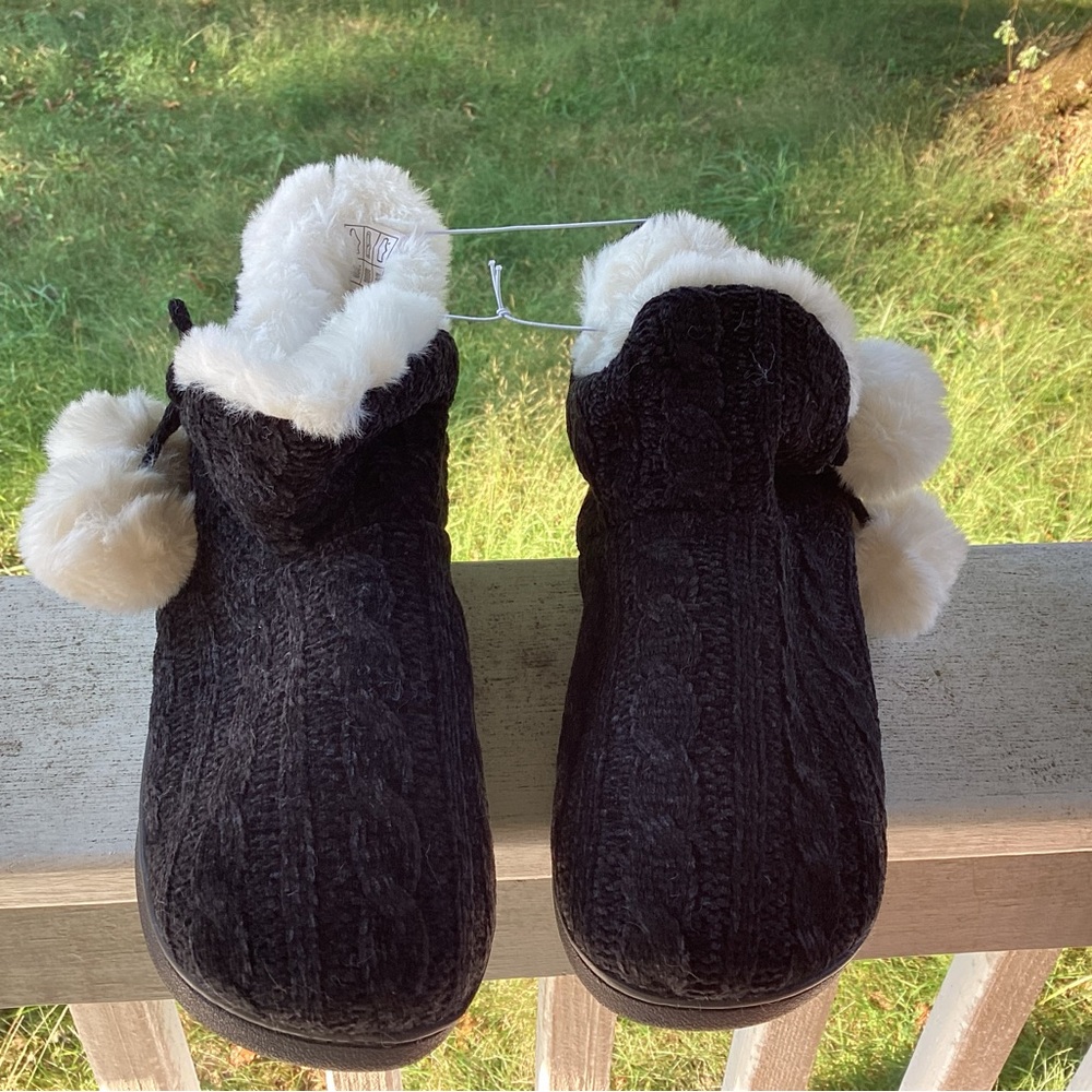 1915 NIP DL Womens-Warm-House-Bootie-Slippers Fluffy Cute For Winter Blue Size 8